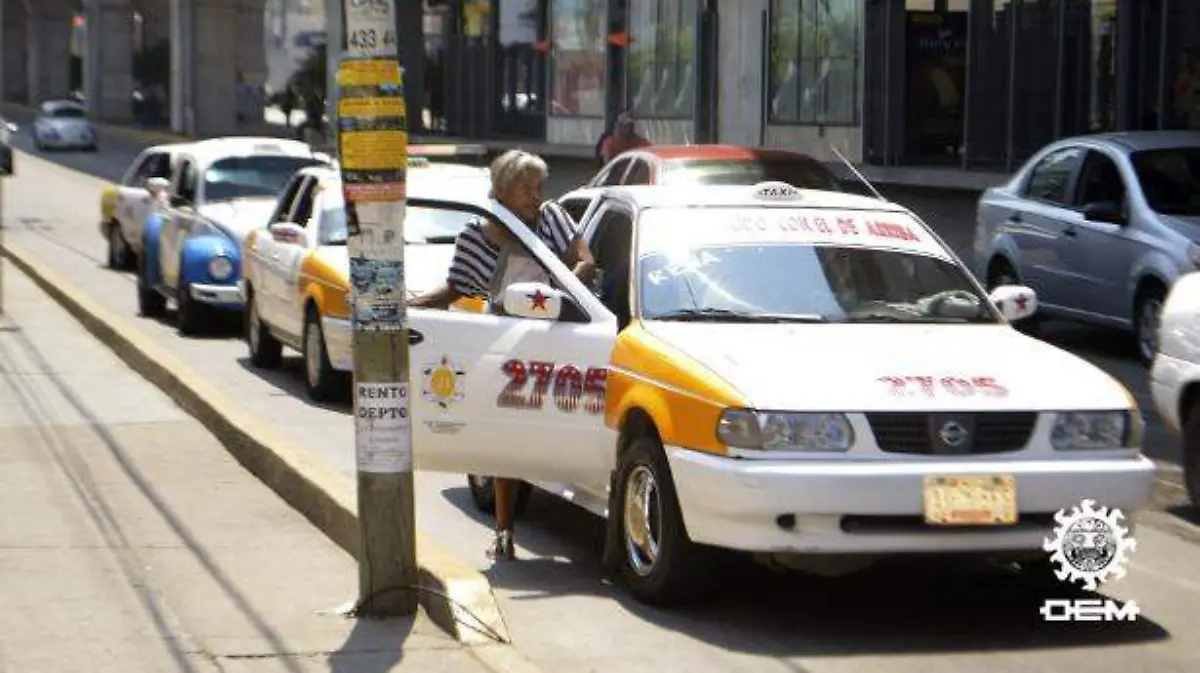 Acapulco - taxistas ignoran paradas designadas por el ayuntamiento